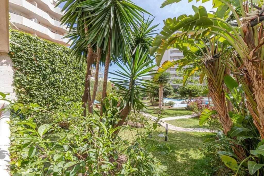 797 Holiday Rentals- Precioso Piso Con Vistas Al Jardin En Benalbeach Benalmadena Exterior photo