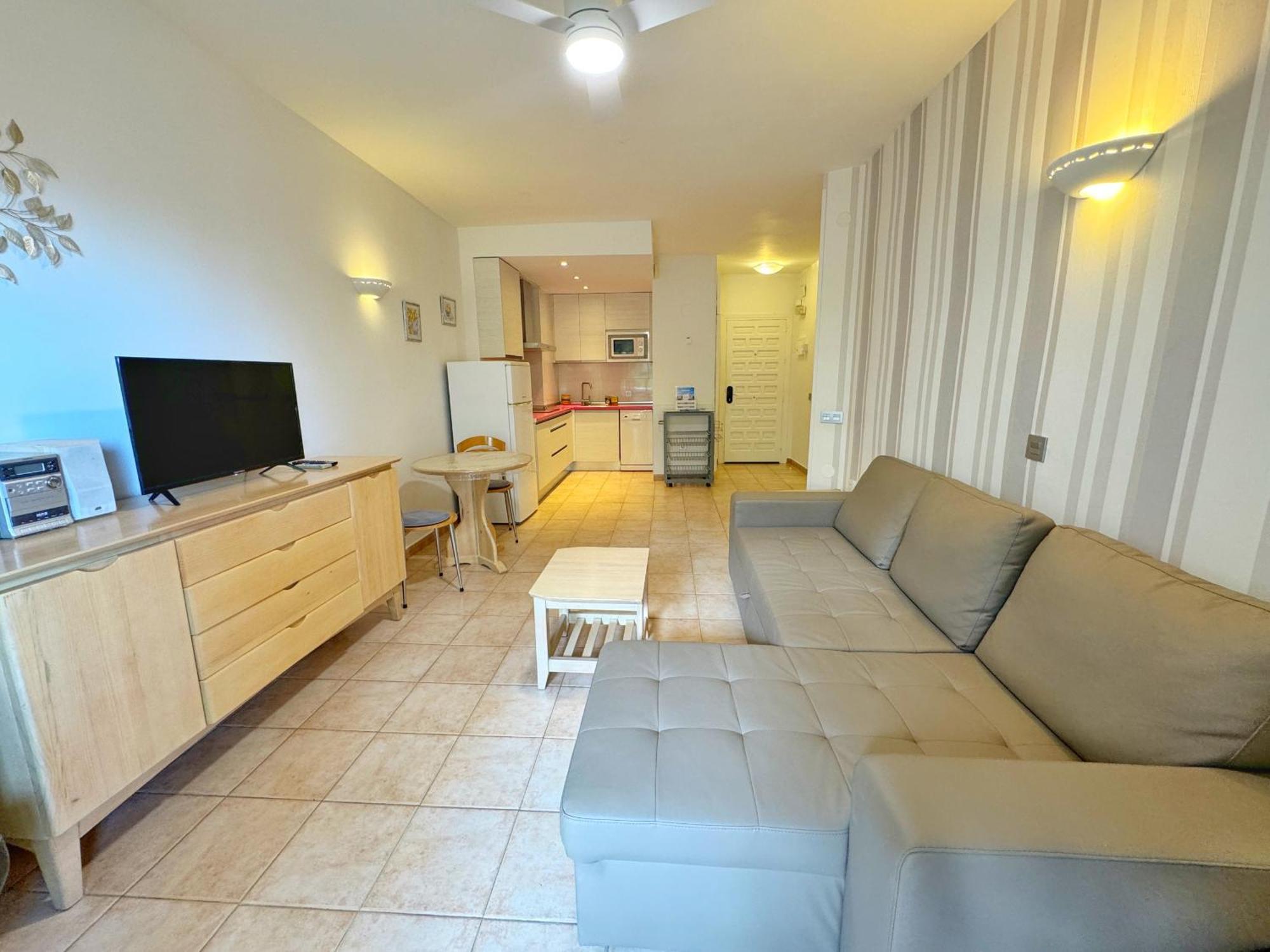797 Holiday Rentals- Precioso Piso Con Vistas Al Jardin En Benalbeach Benalmadena Exterior photo