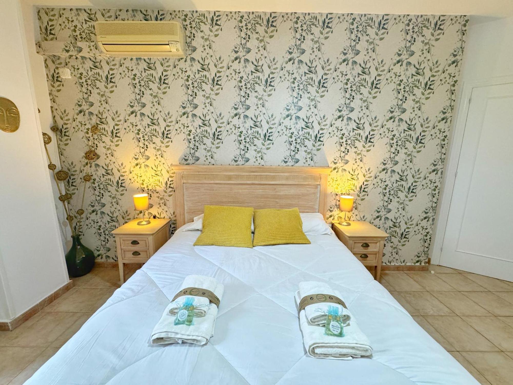797 Holiday Rentals- Precioso Piso Con Vistas Al Jardin En Benalbeach Benalmadena Exterior photo